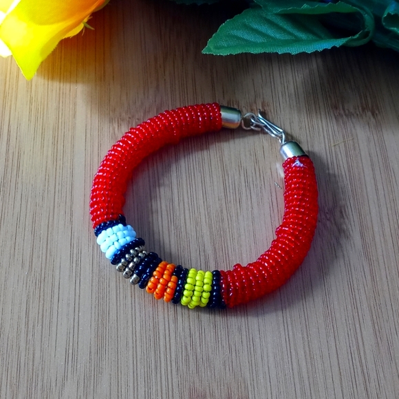 1PC Beautiful African Red Maasai Beaded Bracelet - Picture 2 of 8
